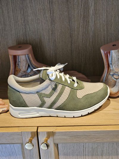 chaussures orthopediques femme baskets tendance vertes creation sur mesure