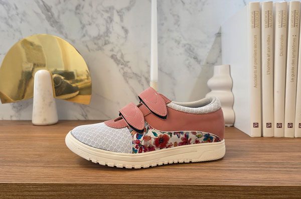 chaussures orthopediques femme sneakers sans lacet rose creation sur mesure